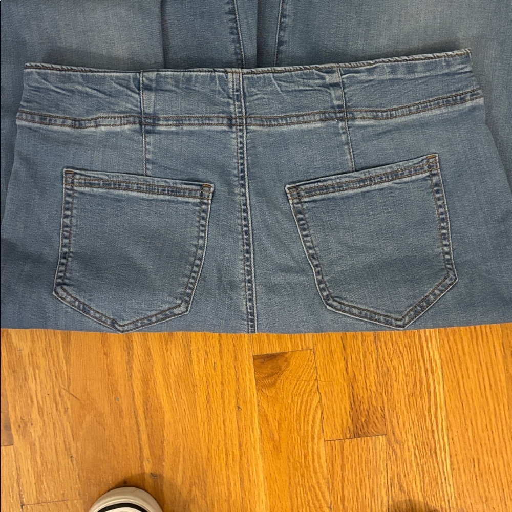 Chico's Wide-Leg Ankle Jeans in Light Medium Blue - Picture 5 of 5